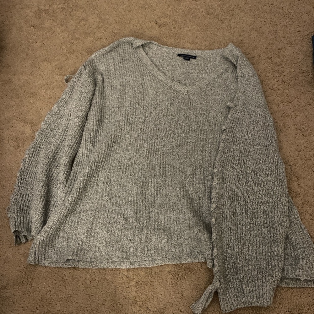 American Eagle Gray tie sleeve v-neck sweater